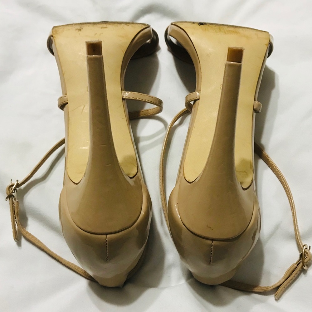 Heels - Picture 3 of 3